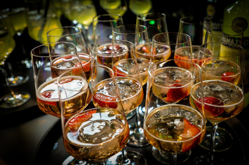 Aperol spritz bar catering elements