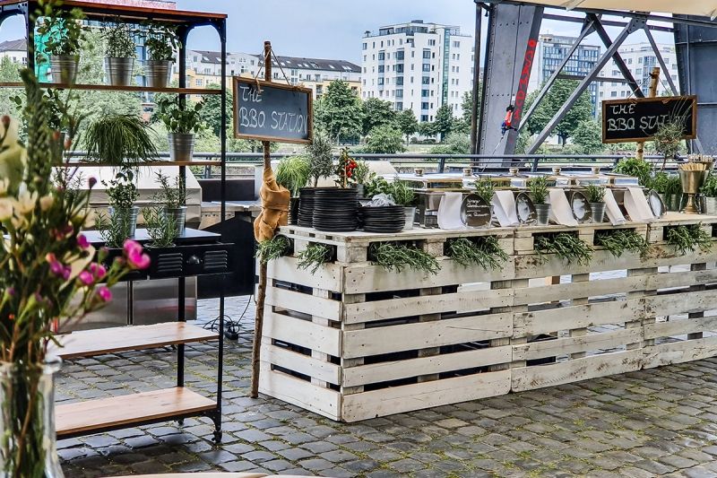 Barbecue Buffet Firmenevent am Mainufer im Oosten