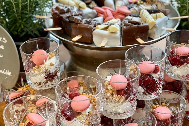 Dessert Buffet Kuchen am Stiel Eventcatering