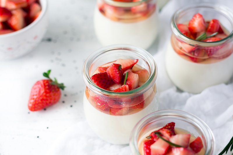 Dessert Rafinessen mit Erdbeeren