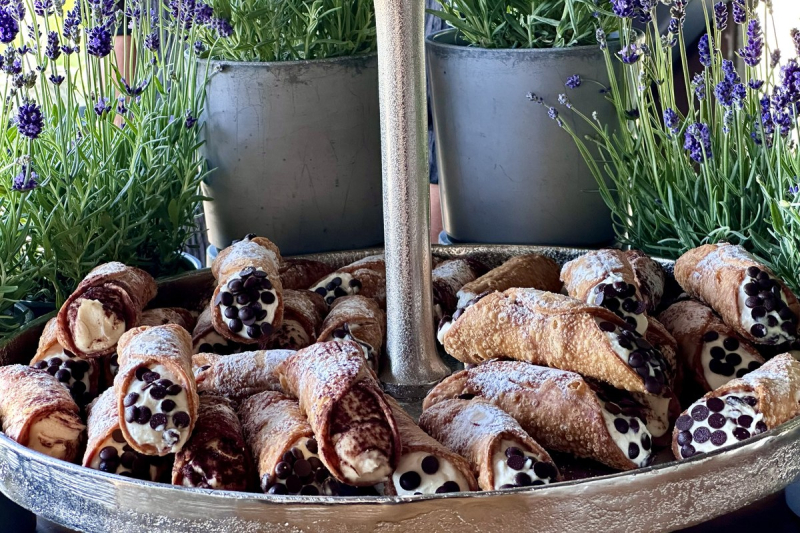 Elements catering cannoli dessert colt oosten frankfurt