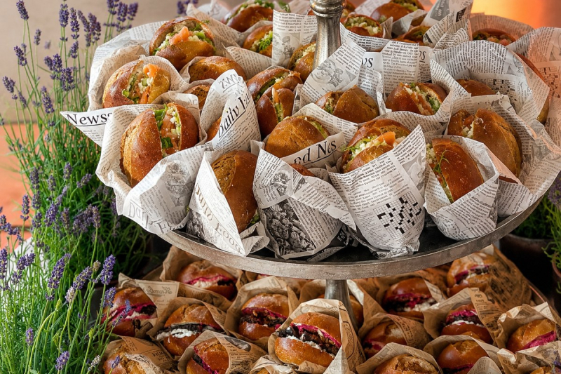 Elements catering fischbroetchen station richtfest hafenpark frankfurt