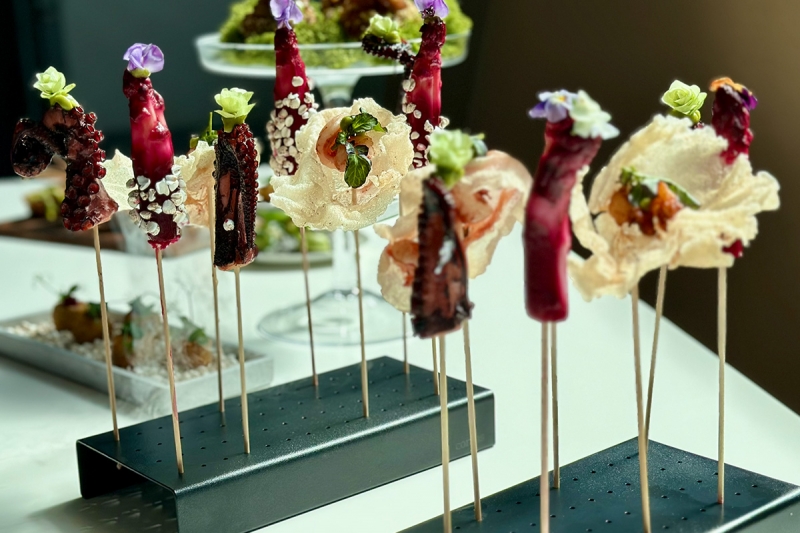 Elements Catering Frankfurt Pulpo Oktopus Saté Spieß Eventcatering Präsentation