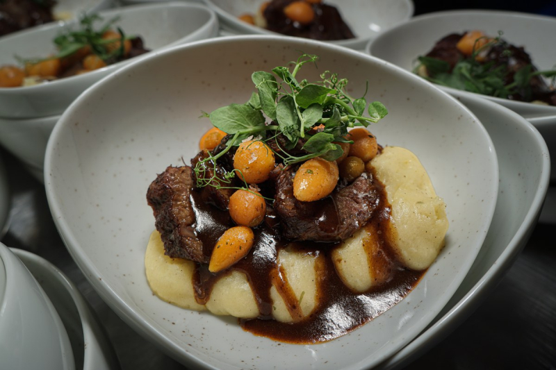 Elements catering hauptspeise flying dinner jack wolfskin frankfurt
