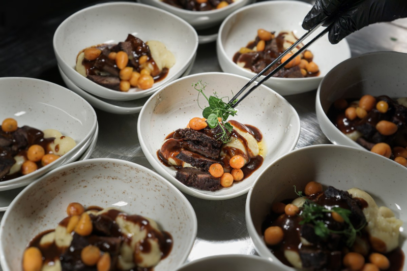Elements catering ochsenbaeckchen flying dinner frankfurt