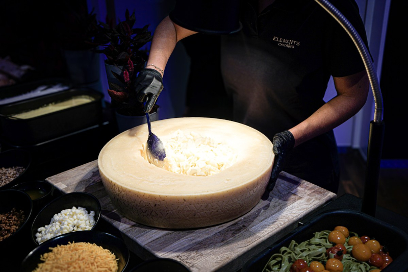 Elements catering pasta parmesanrad live cooking aircraft dreieich