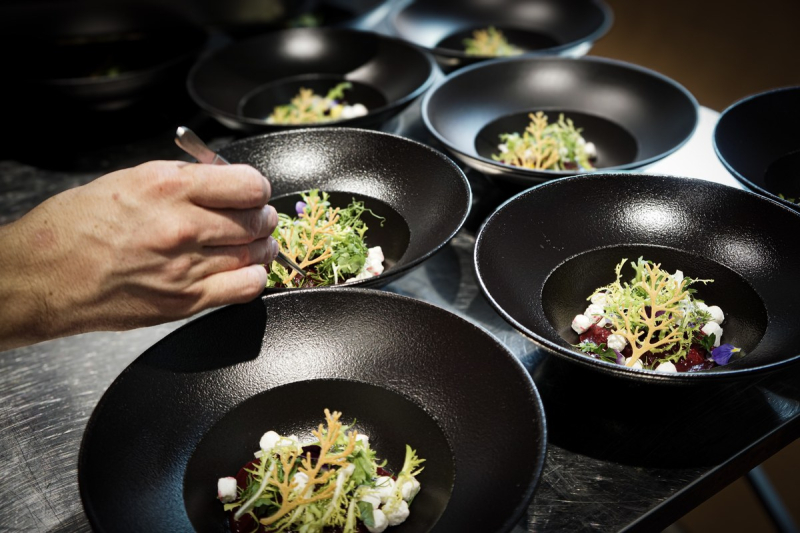 Elements catering rote bete starter anrichten fine dining frankfurt