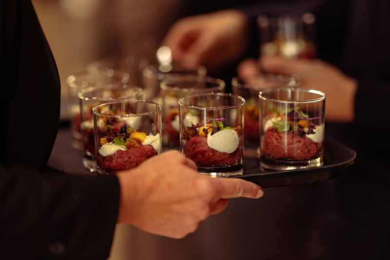 Elements catering steak tatar trueffel mayo flying dinner eventcatering frankfurt