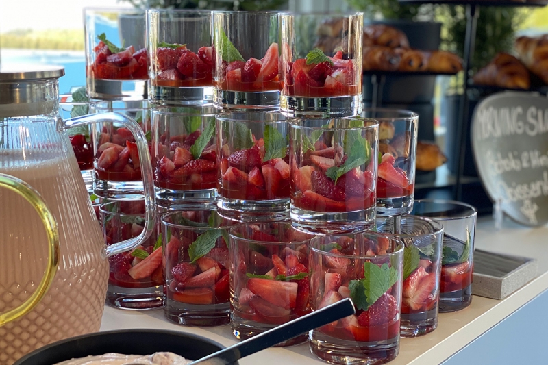 Erdbeeren mit Minze fresh catering