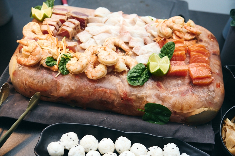 Eventcatering frankfurt eisblock praesentation food