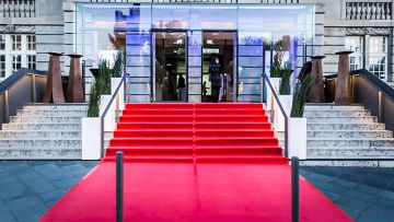 Filmmuseum Eingangsbereich mit Eventdekoration Red Carpet