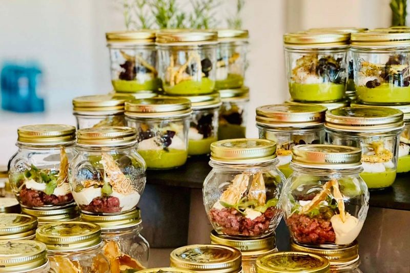 Kleine Speisen im Glas Meeting