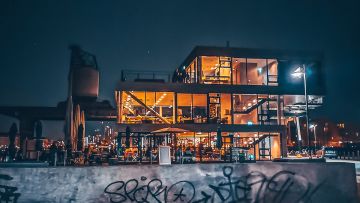 Oosten-Hafenlocation Ansicht bei Nacht