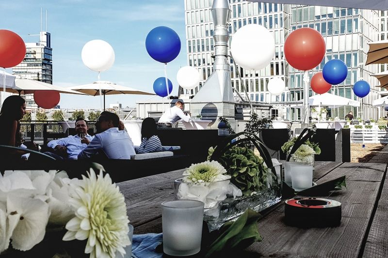 Sommerparty auf der Dachterrasse in Frankfurt