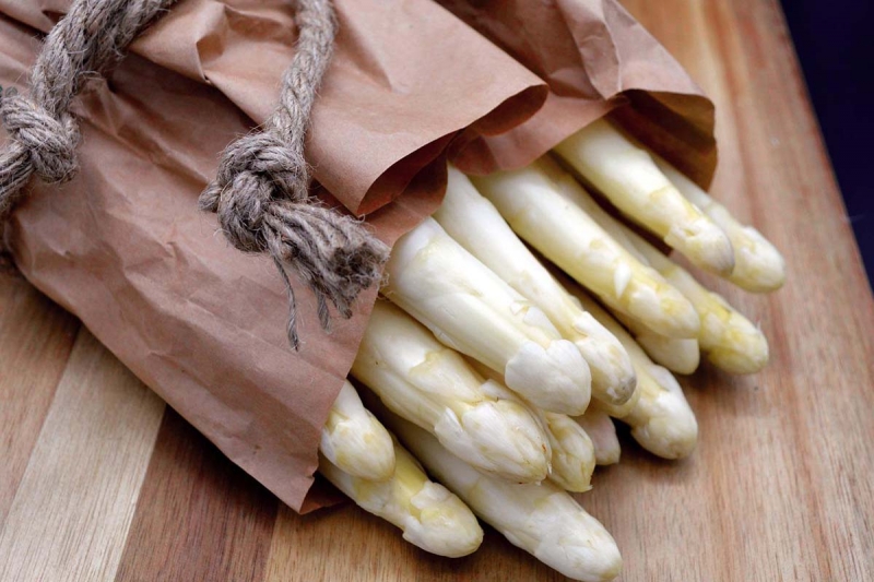 Weißer Spargel Saison Frühjahr